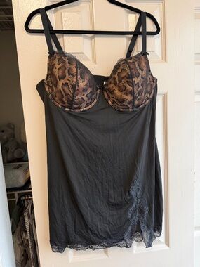 Cacique Black Slip with Brown Snake-Print Cups